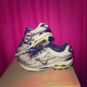 mizuno running shoes