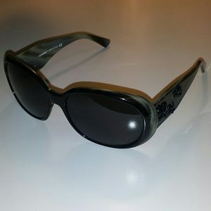 Chanel black CC camellia flower sunglasses