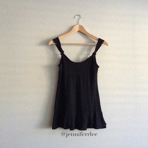 🎉2x HP🎉Flowerly Ruffle Tank - Picture 2 of 3