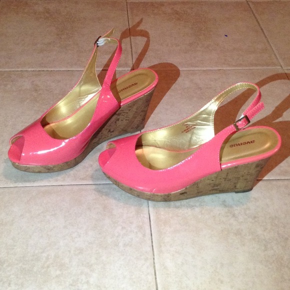 ❌SOLD❌ Neon Pink Slingback Dayla Peep Toe Cork Wedges - Picture 2 of 4