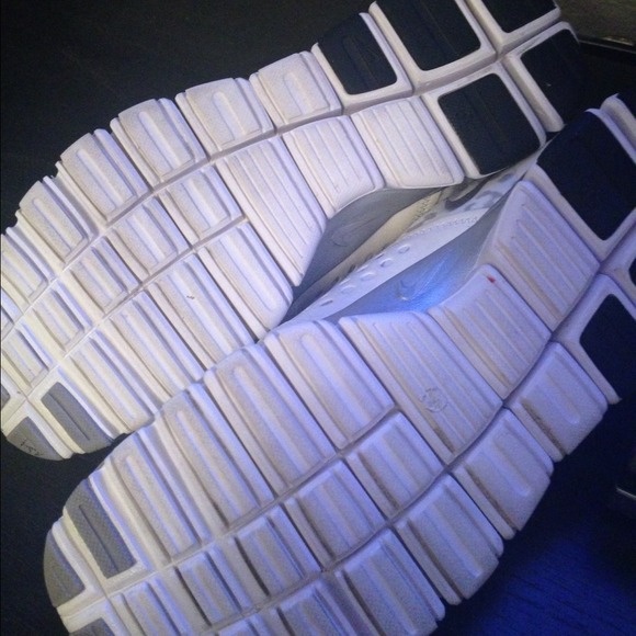 ⚡️SOLD!!⚡️Nike Free 5.0 v4 Leopard - Picture 4 of 4