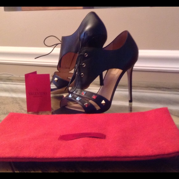 Valentino Rock Stud Pumps - Picture 2 of 4