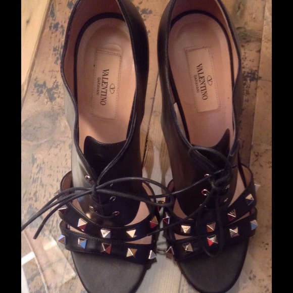 Valentino Rock Stud Pumps - Picture 3 of 4