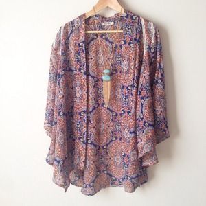 ✨REDUCED✨ LF Paisley Print Kimono