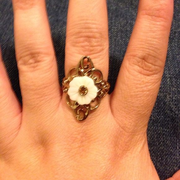 Ring - Picture 2 of 3