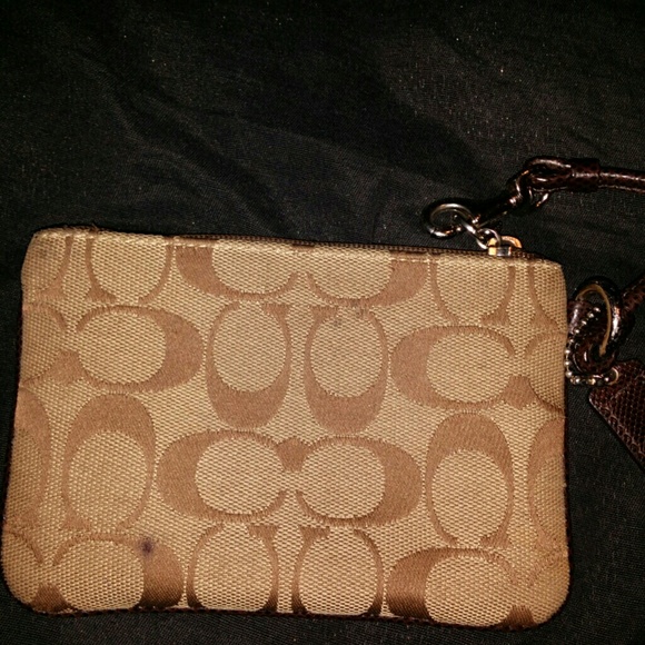 Coach wristlet (authentic) - Picture 2 of 3