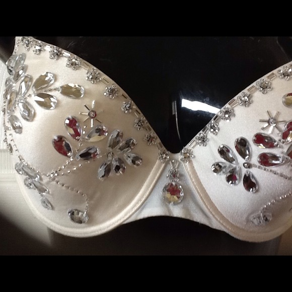 ♻️♻️SOLD♻️♻️Crown Jewels Rhinestoned - Picture 3 of 4