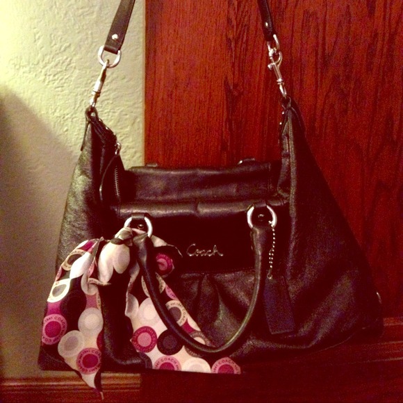 Black leather Coach purse - Picture 1 of 1