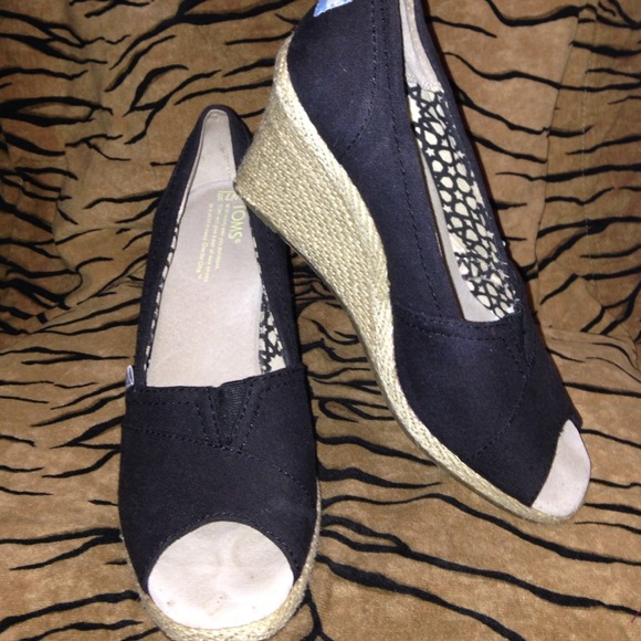 ❌Sold to @marikita1965❌ 💯Authentic Toms Wedges