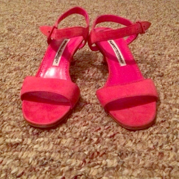 NEW authentic Manolo Blahnik Zuolianda Size 35.