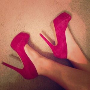 JESSICA SIMSPON BURGENDY PUMPS👌