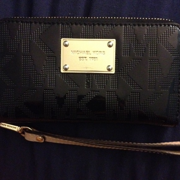 Authentic michael Kors wallet