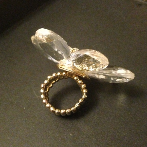 🎉hp 1/28 🎉 flower ring - Picture 2 of 3