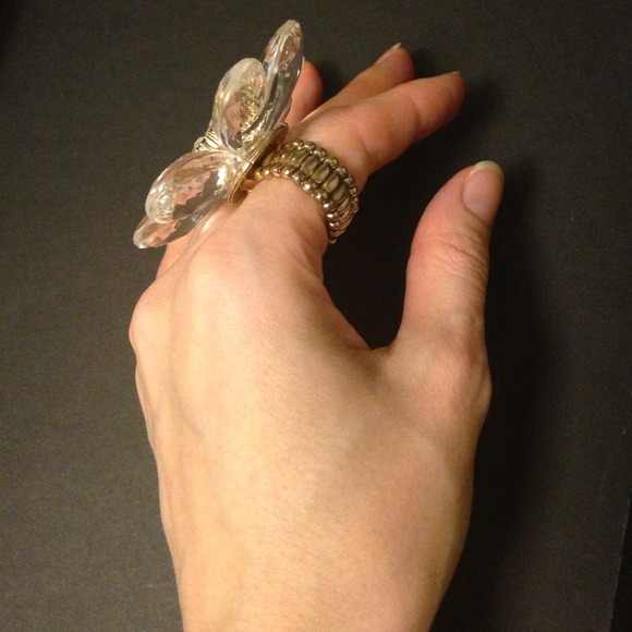 🎉hp 1/28 🎉 flower ring - Picture 3 of 3