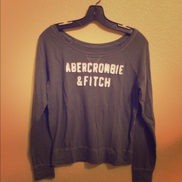 Abercrombie & Fitch Tops - Abercrombie grey loose off the shoulder blouse
