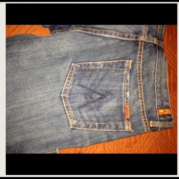 Jeans - Picture 2 of 3