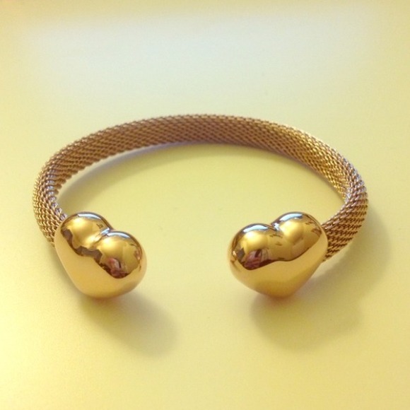 ❌SOLD❌Soft Rose Gold Cable Heart Bracelet Cuff