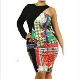 Curvaceous One Sleeve Dresz