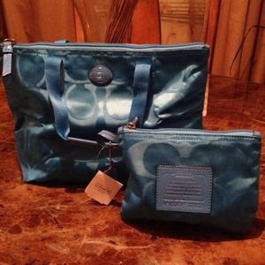 #113  New Authentic Coach Weekender