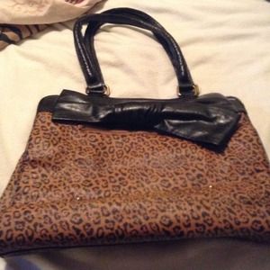 Jessica Simpson's cheetah purse