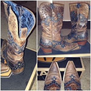 Ariat women's size 9 boots. Only worn 3 times.