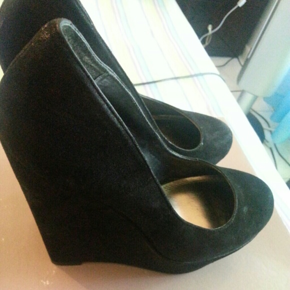 BAKERS Black Wedges