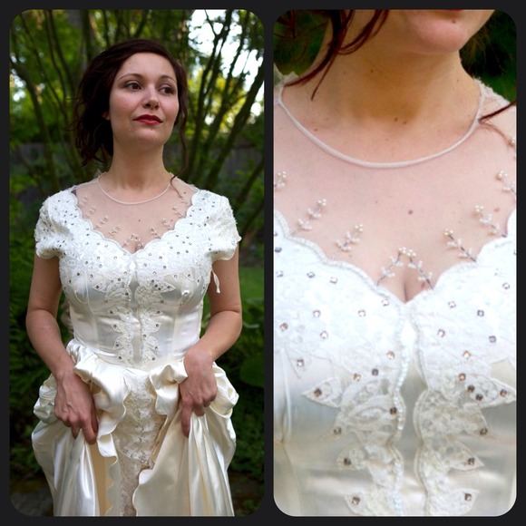 Vintage 1950's Wedding Gown Fit for a Princess - Picture 4 of 4