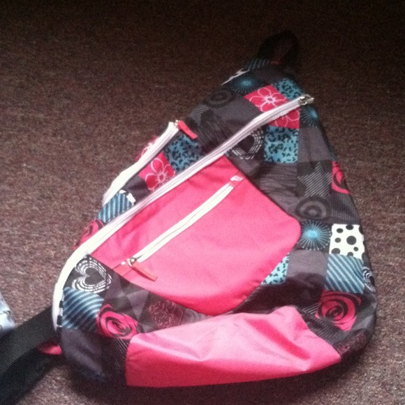 One strap back pack - Picture 3 of 5