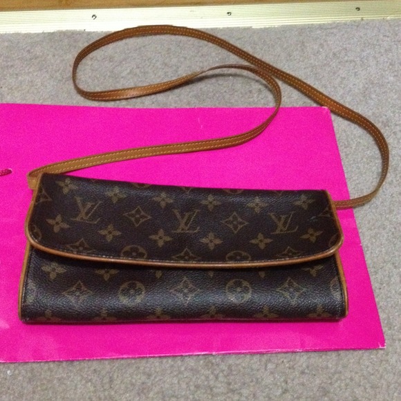 Louis Vuitton Twin Pochete GM