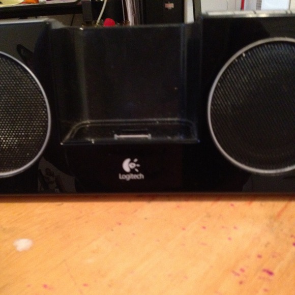 Logitech speakers - Picture 4 of 4