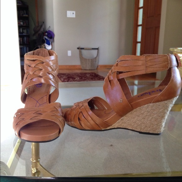 Wedge sandals