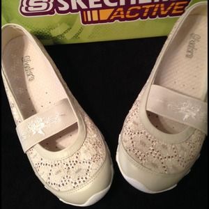 Sketchers slip on maryjane style