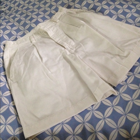 White shorts 8 p