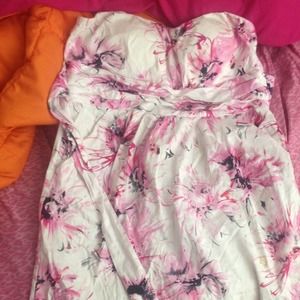 White Strap-Less Dress💞