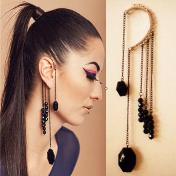 Jewelry - 🎉2X HP🎉 Dangling Ear Cuff