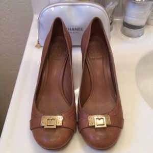 Authentic Tory Burch Tan Pump