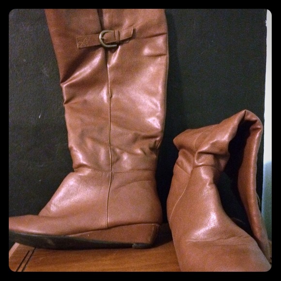 Knee high brown boots!