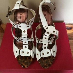*sale*White bebe pumps