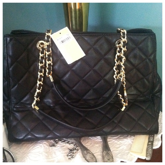 NWTMichael Kors Handbag. Not Michael Kors Outlet. - Picture 3 of 4