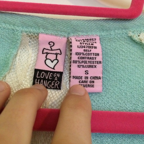 Love on a hanger light sweater - Picture 2 of 4