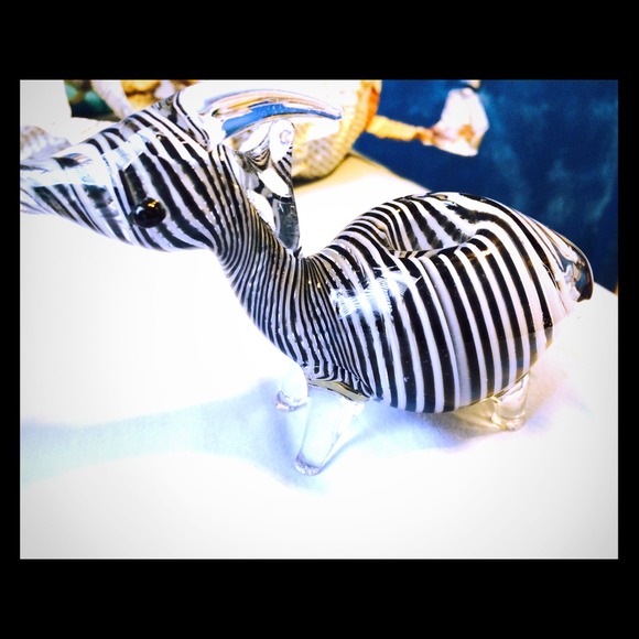 Tobacco bowl shaped like a zebra