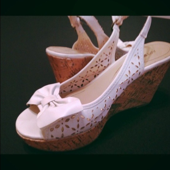 Apt 9 wedges