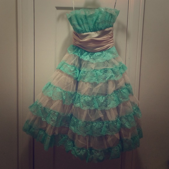 Authentic Betsy Johnson dress Teal & ivory colors