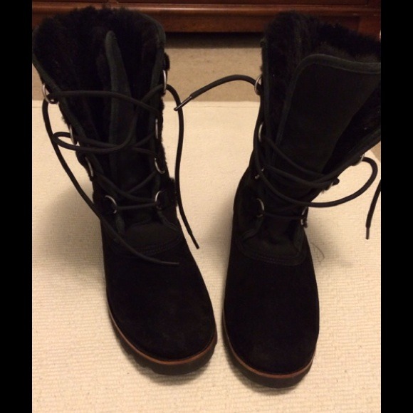 Sold Women men Ugg  Black Rommy size 10