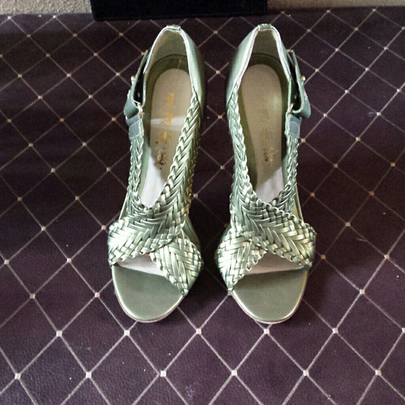 L.A.M.B. criss cross heels