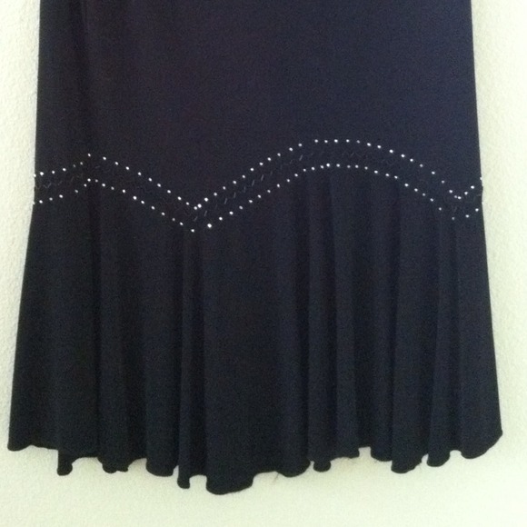 🎉🎉SOLD🎉🎉 Classic Black Skirt 💗💗 - Picture 2 of 4