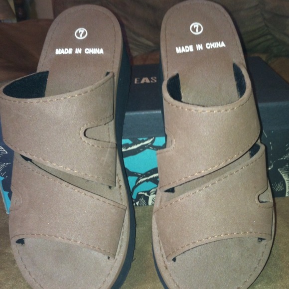 🌾🌾Sand sandals🌾🌾THESE HAVE TO Go😡