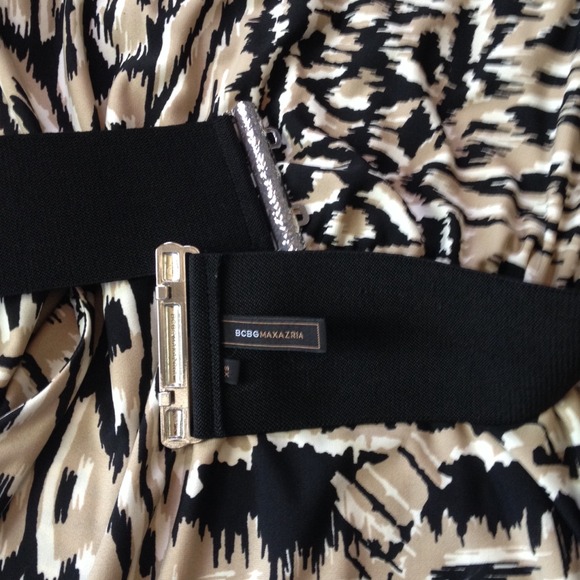 🎉2xHP🎉BCBGMAXAZRIA Tribal Print Strapless Dress. - Picture 3 of 4