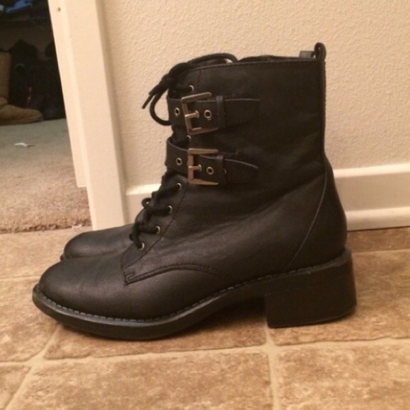 Combat boots