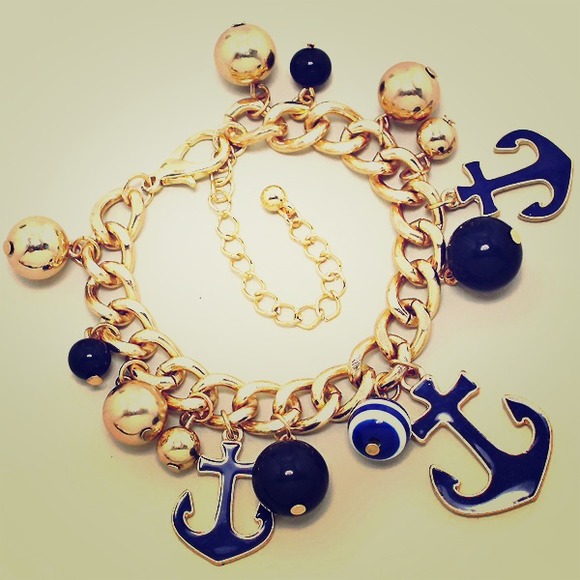 🚫SOLD🚫🎀🎀Gold Anchor Bracelet🎀🎀